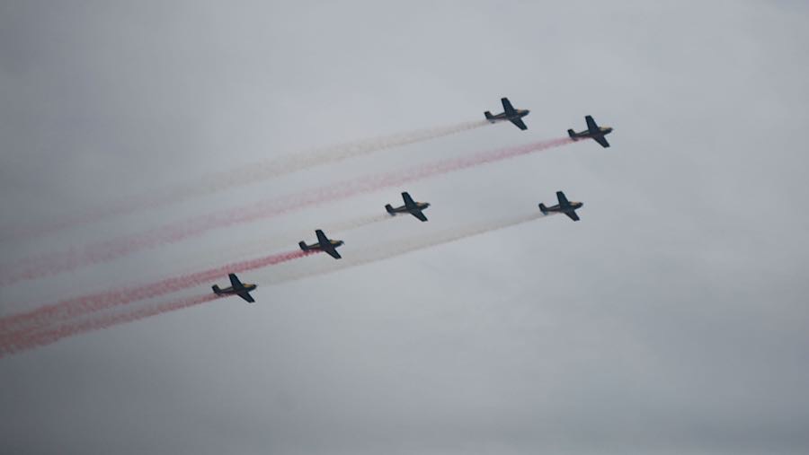 Dari ribuan alutsista itu, TNI Angkatan Udara, menyiapkan 119 pesawat serta cadangan untuk mengantisipasi kendala teknis. (Bloomberg Technoz/Andre)