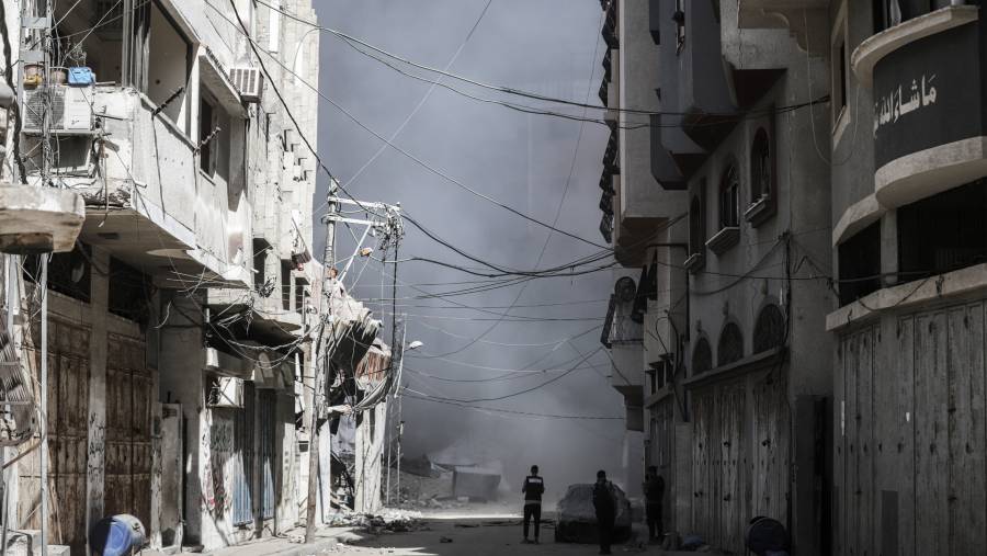 Gambaran serangan udara Israel di Kota Gaza pada Senin, 29 September, jelang pertemuan  Donald Trump dan Benjamin Netanyahu. (Ahmad Salem/Bloomberg)