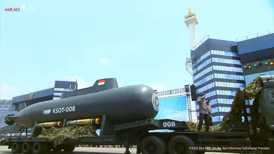 Kapal selam otonom tanpa awak KSOT-008. (BPMI)