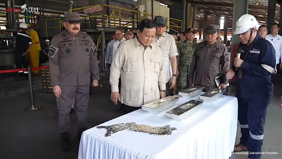 Presiden Prabowo saat Penyerahan Aset Rampasan Negara dari Tambang Ilegal kepada PT Timah Tbk. di Pangkal Pinang, Senin (6/10/2025). (Youtube Setpres)