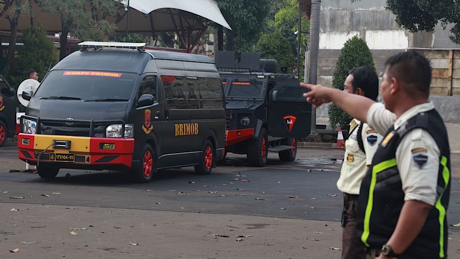 Penyisiran yang dilakukan tidak menemukan bahan peledak atau benda mencurigakan. (Bloomberg Technoz/Andrean Kristianto)