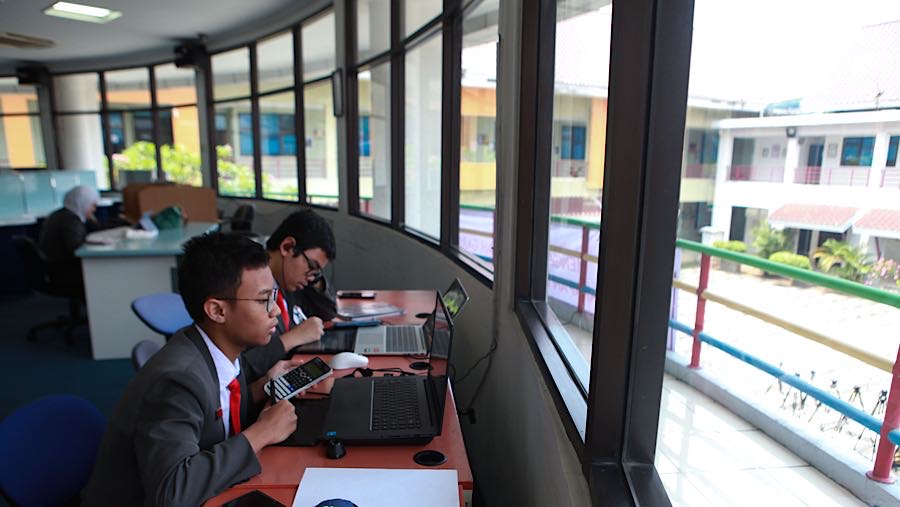 Sekolah Garuda merupakan bagian dari Program Hasil Terbaik Cepat (PHTC) atau Quick Win yang bertujuan membina talenta di bidang sains dan teknologi. 