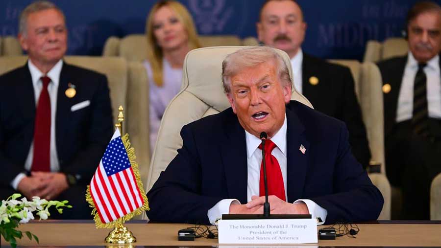 Presiden Prabowo Subianto bersama sejumlah kepala negara di KTT Perdamaian Gaza. (Dok. BPMI)