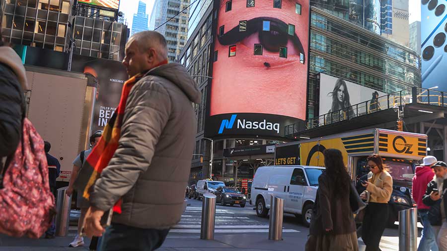 Ekonomi Dunia Hadapi Risiko Tiga Kali Lipat, Tarif, Gelembung AI, dan Melonjaknya Utang (Michael Nagle/Bloomberg)