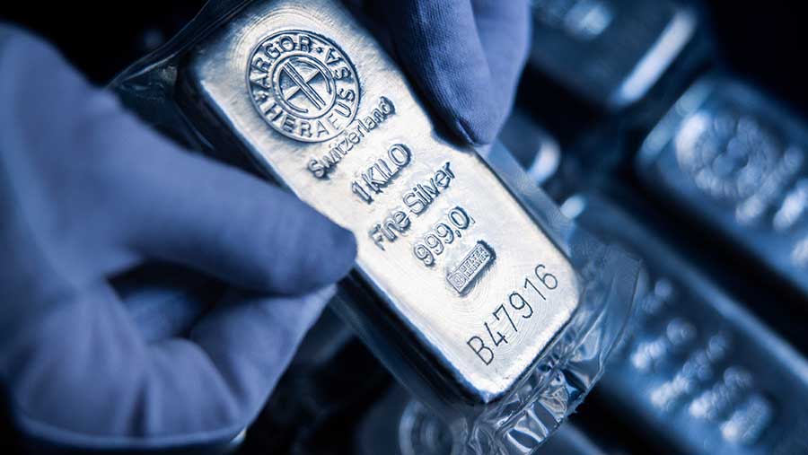 Harga Perak Melonjak Lebih Tinggi dari Emas (Bloomberg)