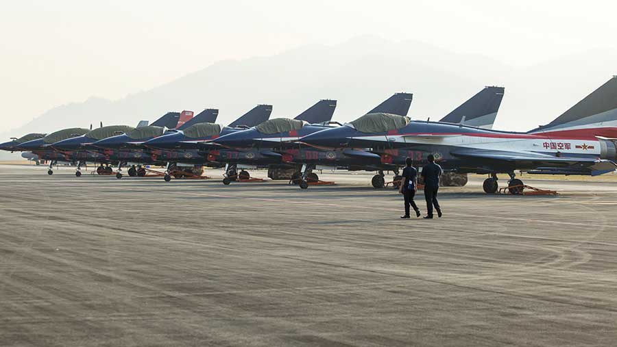Pesawat Tempur China J-10 (Charles Pertwee/Bloomberg)