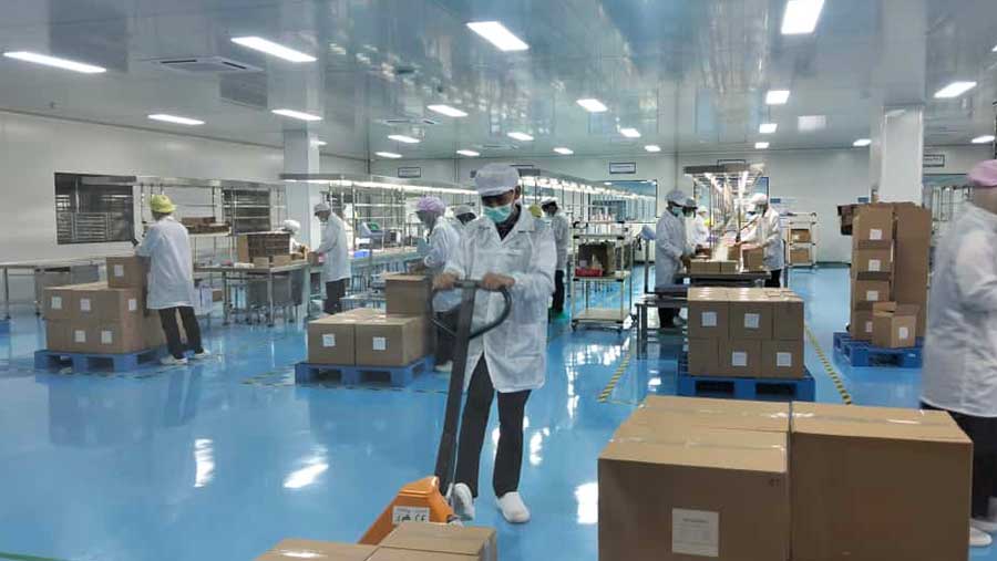 Pabrik PT NAYUE  di Cikarang, Jawa Barat, Rabu (15/10). (Bloomberg Technoz/Dinda Decembria)