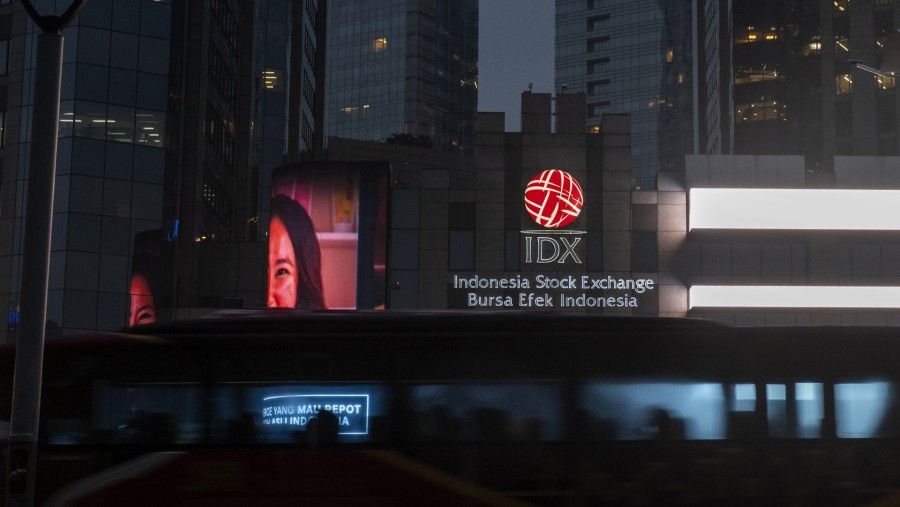 Gedung Bursa Efek Indonesia (BEI), penyelenggara pasar modal di Indonesia. (Dok: Rosa Panggabean/Bloomberg)