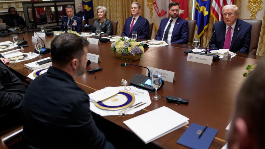 Pertemuan Presiden Ukraina Volodymyr Zelenskiy dengan Donald Trump di Gedung Putih. (Bloomberg)