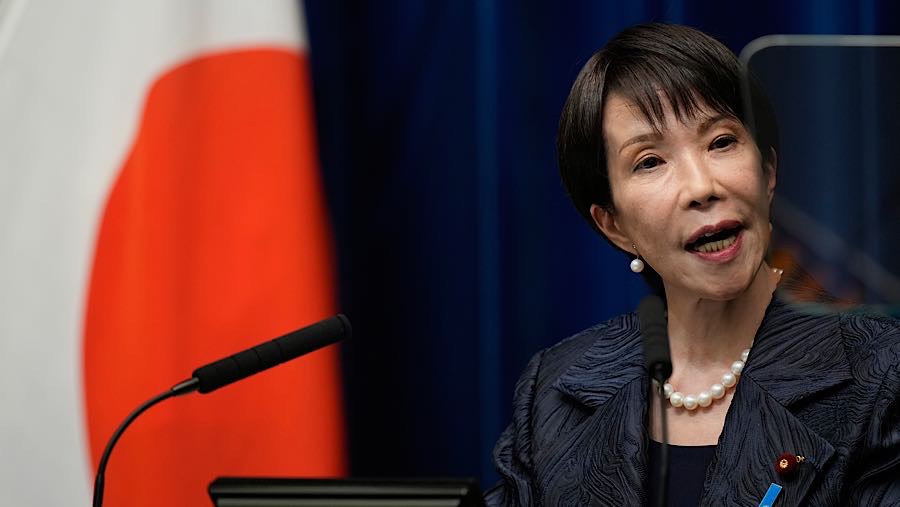 PM Jepang, Sanae Takaichi, saat konferensi pers di kantor perdana menteri di Tokyo, Jepang, Selasa (21/10/2025). (Eugene Hoshiko/AP/Bloomberg)