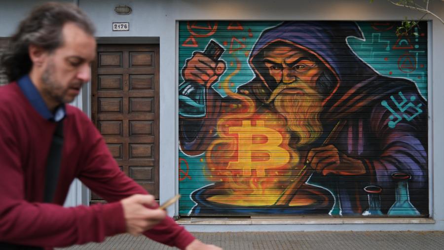Ilustrasi Bitcoin di area Buenos Aires, Argentina. (Tomas Cuesta/Bloomberg)