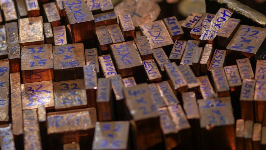 Tembaga siap olah. (Bloomberg)