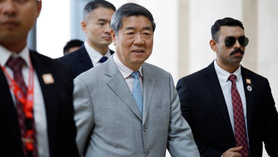 Wakil Perdana Menteri He Lifeng. (Bloomberg)