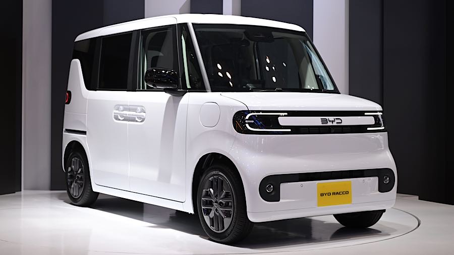 Mobil listrik kei BYD Co. Racco dipamerkan dalam dalam ajang Japan Mobility Show di Tokyo, Jepang, Rabu (29/10/2025). (Akio Kon/Bloomberg)