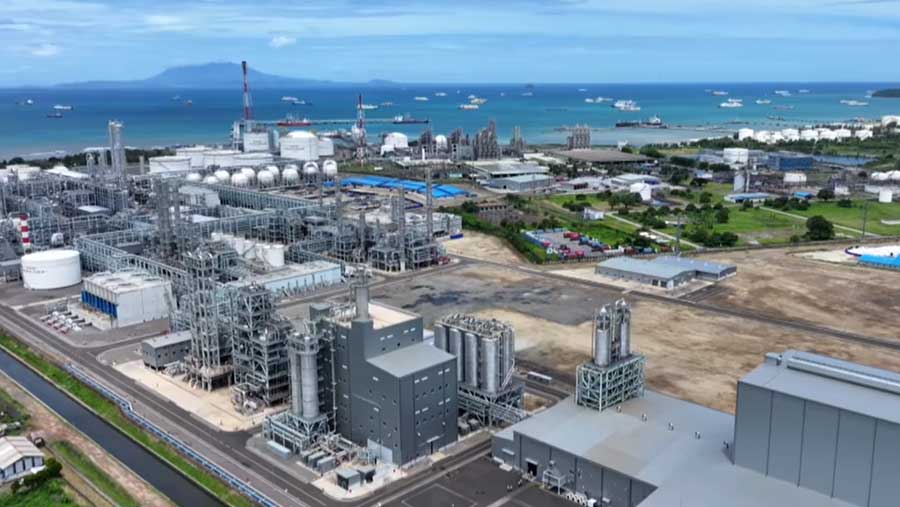 Presiden Prabowo Resmikan Pabrik Lotte Chemical Indonesia, Cilegon, (6/11/2025). (Tangkapan layar Youtube Sekretariat Presiden)