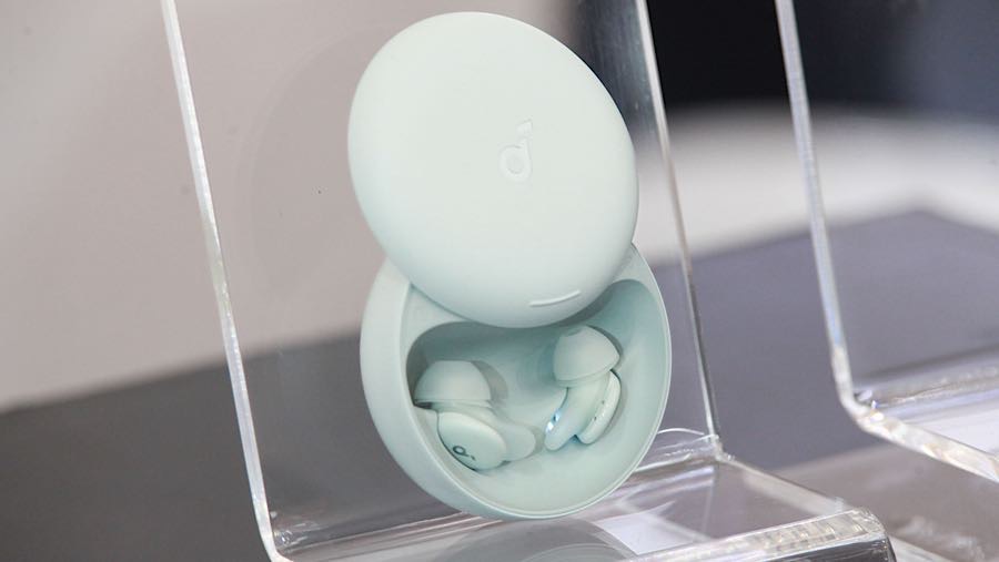 Soundcore AeroClip dengan AeroOpen™ Design memungkinkan pengguna mendengarkan musik tanpa menutup telinga sepenuhnya dibanderol Rp1.699.000