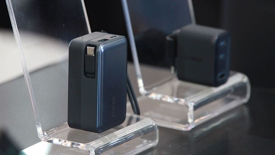 Untuk lini Anker, terdapat Anker Nano Power Bank (10K, 45W, Built-in Retractable), serta Anker Nano Charger (70W) dengan teknologi GaNFast.