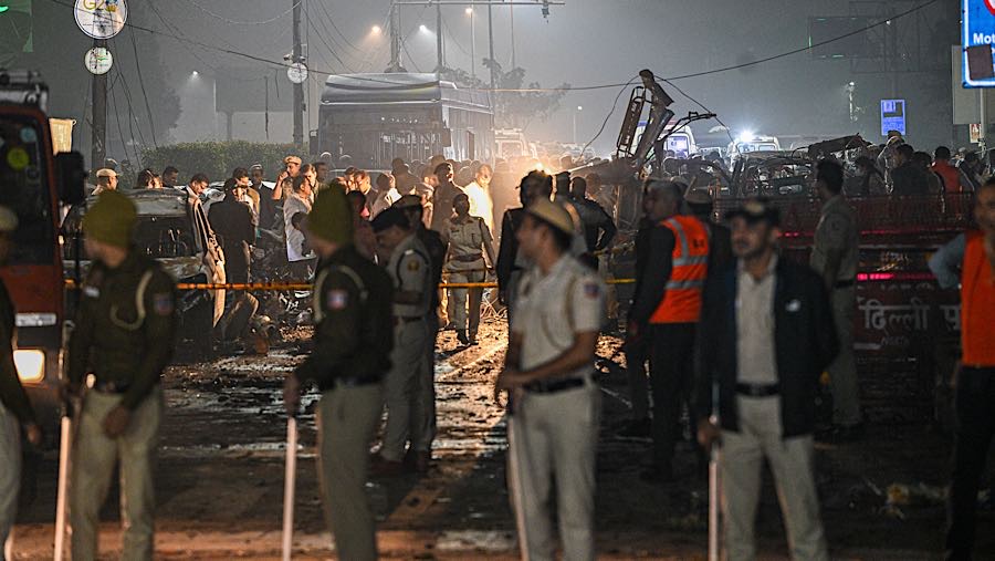 Setidaknya delapan orang tewas dan beberapa lainnya luka-luka akibat ledakan di dekat Benteng Merah bersejarah di New Delhi. (Prakash Singh/Bloomberg)