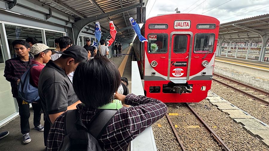 Mini Museum Jalita dapat dikunjungi di Stasiun Jakarta Kota hingga 16 November 2025 tanpa biaya masuk. (Bloomberg Technoz/Andrean Kristianto)