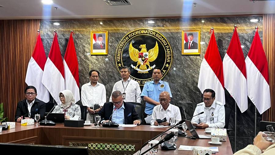 Staf Ahli Kemenko Pangan Bara Krishna Hasibuan dalam Press Conference, Rabu (12/11/2025) di Jakarta (Bloomberg Technoz/Merinda Faradianti)