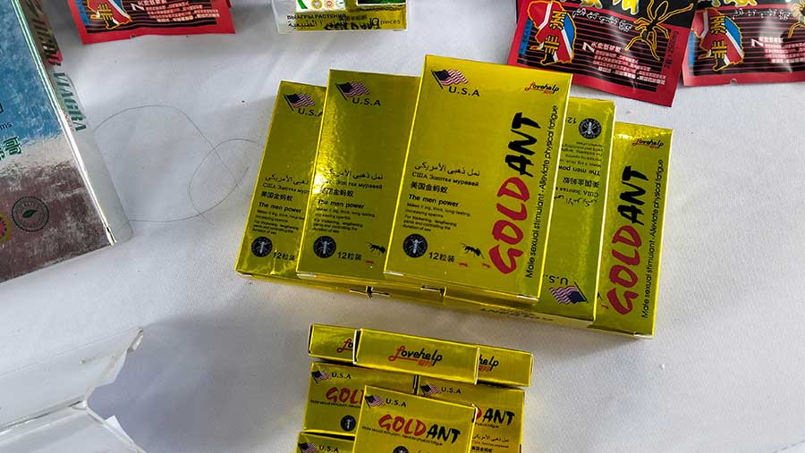 BPOM bersama Polri berhasil mengungkap praktik produksi dan peredaran obat ilegal. (Bloomberg Technoz/Dinda Decembria)