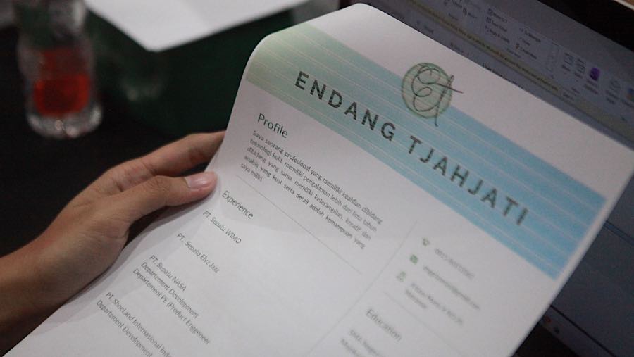 Ia mengaku memiliki pengalaman kerja di pabrik sepatu dan pabrik kasur. (Bloomberg Technoz/Andrean)