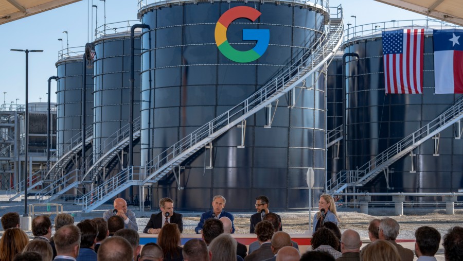 Narasumber dalam acara media di Pusat Data Google Midlothian di Midlothian, Texas, pada 14 November. (Fotografer: Jonathan Johnson/Bloomberg)