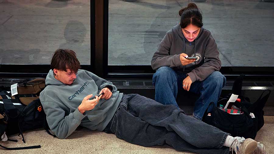 Dominasi Big Tech bergantung pada kemalasan (Bloomberg)