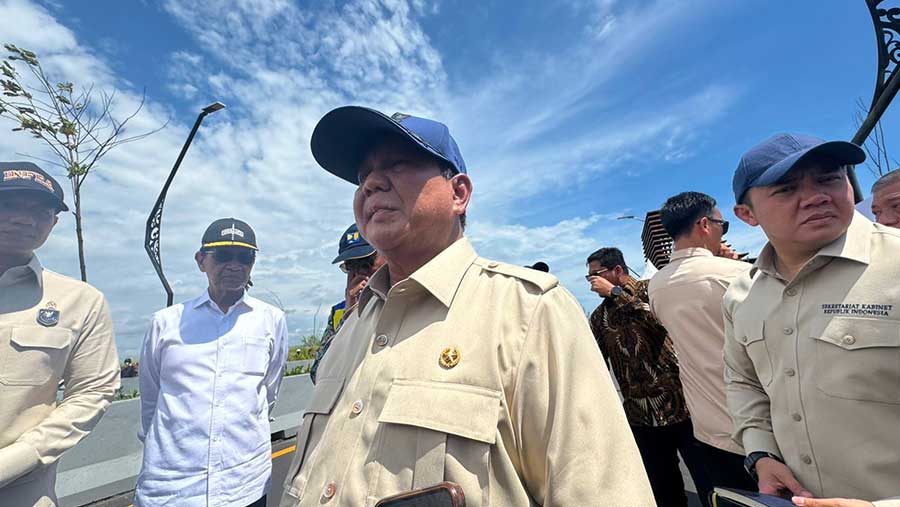 Presiden Prabowo Subianto meresmikan Jembatan Kabanaran hingga Flyover Canguk, Bantul, Yogyakarta. (Bloomberg Technoz/Dovana Hasiana)