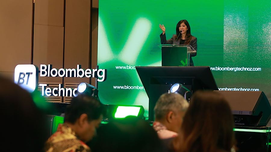 Peluncuran Bloomberg Businessweek Indonesia dipimpin langsung Menteri Komunikasi dan Digital, Meutya Hafid. (Bloomberg Technoz/Andrean)