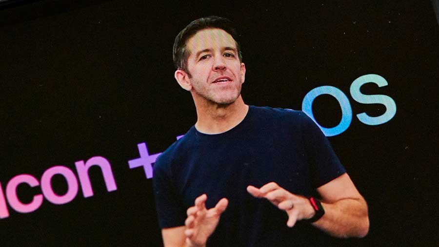 John Ternus (Gabby Jones/Bloomberg)