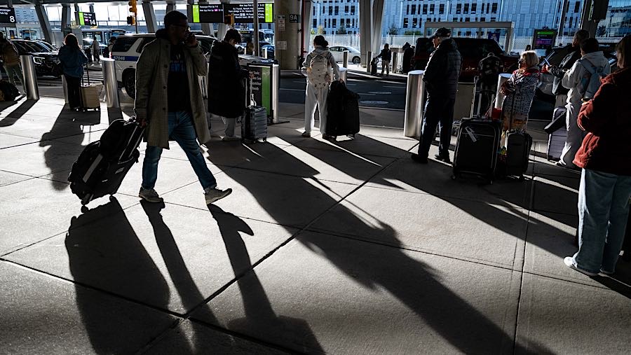 Wisatawan AS diperkirakan akan lebih sedikit terbang selama liburan Thanksgiving akhir bulan ini. (Victor J. Blue/Bloomberg)