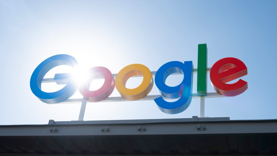 Sign Google di fasilitas pusat data perusahaan di Midlothian, Texas, AS. Jonathan Johnson/Bloomberg