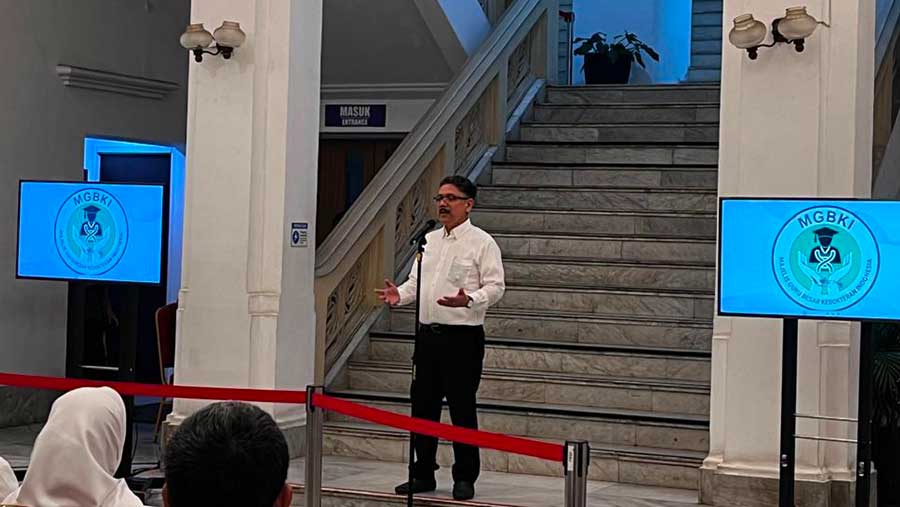 Guru Besar Departemen Ilmu Penyakit Dalam FKUI-Rumah Sakit Cipto Mangunkusumo (RSCM), Prof. Dr. dr. Ari Fahrial Syam. (Bloomberg Technoz/Merinda)