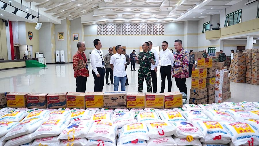 BRI melalui program CSR BRI Peduli menyalurkan bantuan tanggap bencana kepada masyarakat terdampak bencana banjir Bandang di Sumatera, (dok. BRI)