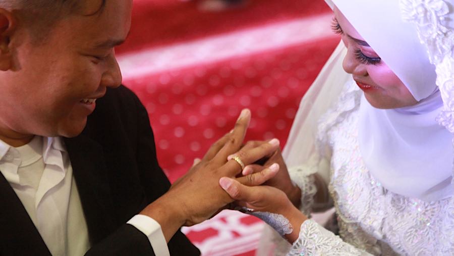 Bagi sebagian pasangan, acara ini bukan hanya momen pernikahan namun jawaban dari doa panjang mereka menuju ikatan suci.