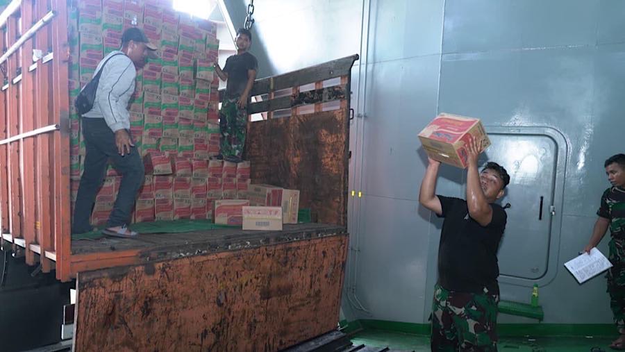 Total muatan tercatat sebanyak 8.690 koli dengan berat 88.457 kilogram. (dok. Badan Komunikasi Kepresidenan)