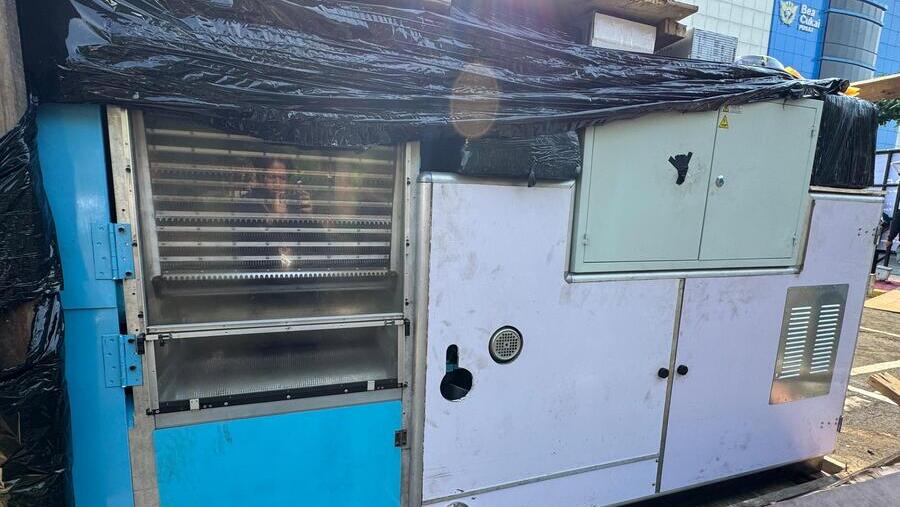 Mesin Rokok Ilegal yang digagalkan dengan estimasi mampu memproduksi hingga 3.000 batang/menit Kamis (11/12/2025). (Bloomberg Technoz/Sultan Ibnu)