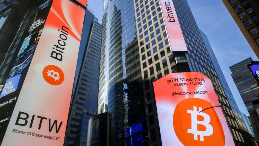 Reklame Bitcoin di Times Square, New York, Amerika. Michael Nagle/Bloomberg