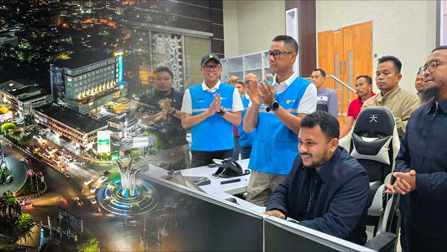 Listrik di Banda Aceh Pulih, Teriring Seruan Takbir. (Diolah dari Berbagai Sumber)