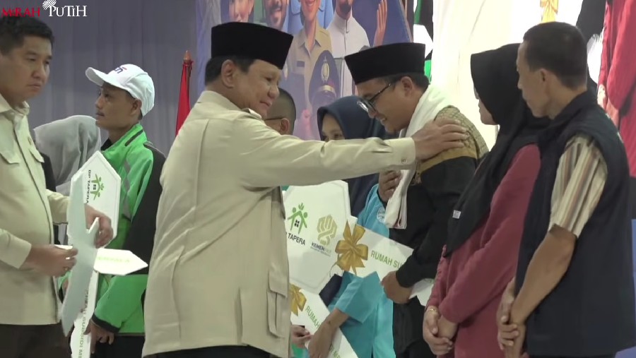 Presiden Prabowo Subianto dalam akad massal KPR FLPP dan serah terima kunci sebanyak 50.030 unit rumah di Banten. Youtube Sekretariat Presiden