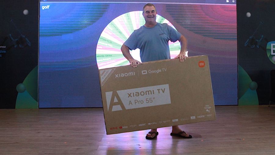 Grand Lucky Draw menghadirkan hadiah Smart TV 50 inci dan 32 inci yang semakin menambah antusiasme peserta hingga akhir acara.