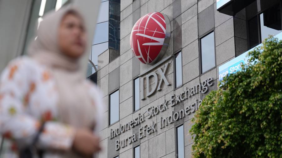 Gedung  Indonesia Stock Exchange (IDX) building di Jakarta. Dimas Ardian/Bloomberg
