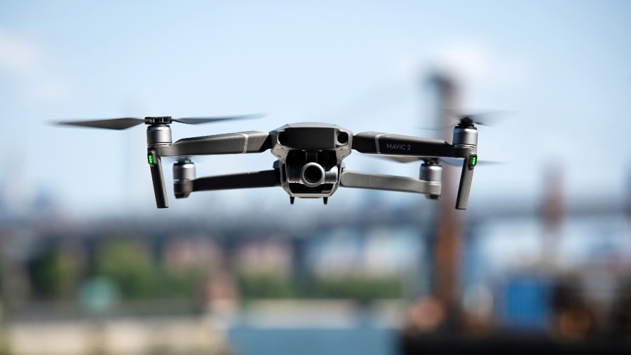 Perangkat drone buatan salah satu manufaktur asal China, DJI. Mark Kauzlarich/Bloomberg