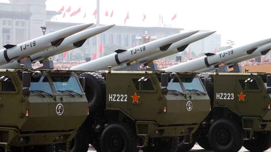 Rudal jelajah hipersonik anti-kapal YJ-19 Tentara Pembebasan Rakyat China. (Qilai Shen/Bloomberg)