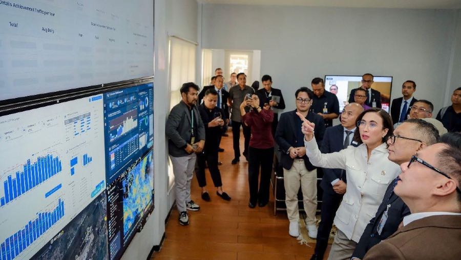 Menteri Pariwisata Widiyanti Putri Wardhana melakukan kunjungan ke Bandar Udara Internasional Soekarno-Hatta. (Sumber: Dok. Kemenpar)