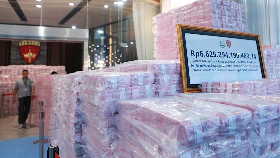 Uang rampasan tersebut berasal dari 20 perusahaan sawit dan 1 tambang nikel dan dari tindak pidana ekspor cpo dan impor gula (Bloomberg Technoz/Andre)
