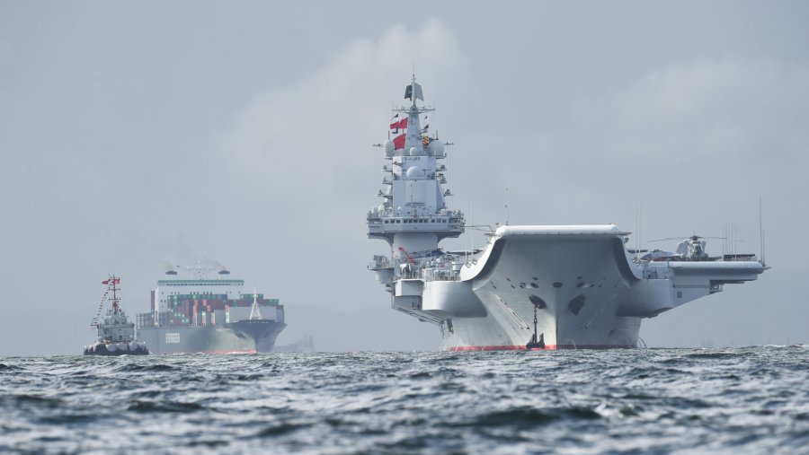 Latihan militer China libatkan angkatan darat, angkatan laut, angkatan udara, dan pasukan roket di sekitar Taiwan (29/12/2025). (Bloomberg)