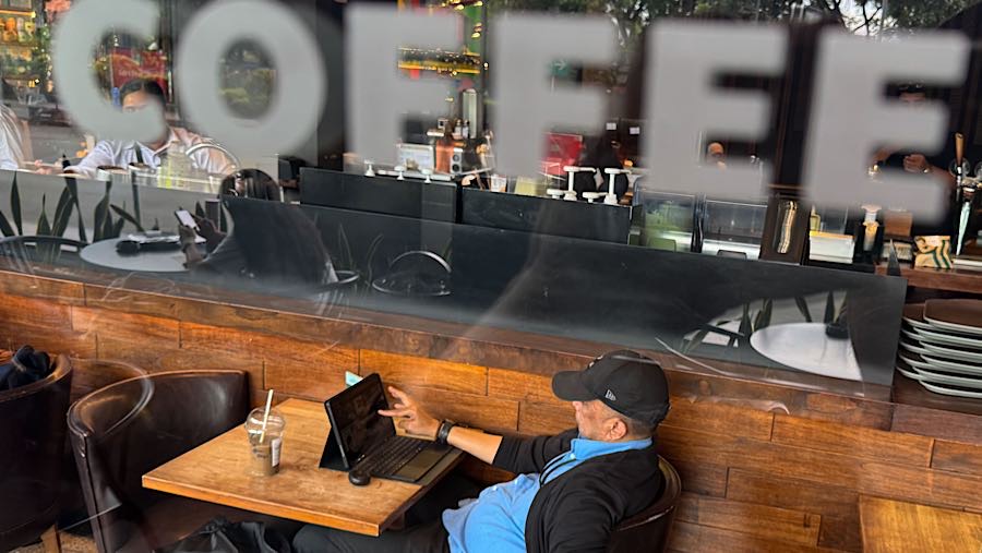 Wacana ini disampaikan Menteri Koordinator Bidang Perekonomian Airlangga Hartarto. (Bloomberg Technoz/Andrean Kristianto)