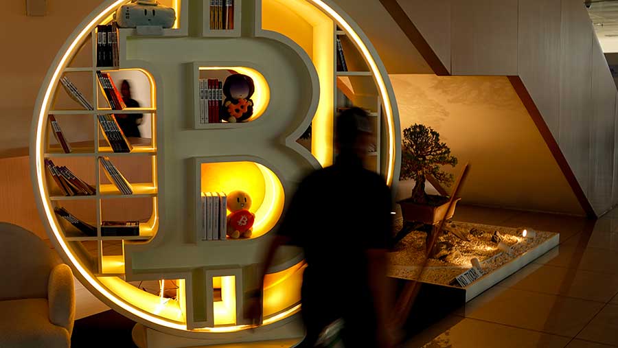 Penurunan harga Bitcoin membuka peluang pengumpulan Pajak yg tidak biasa (Bloomberg)